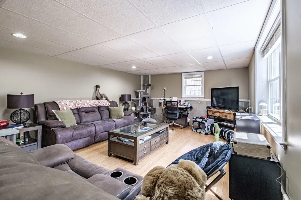 71 Eddie Kahkonen Road Norway ME 04268