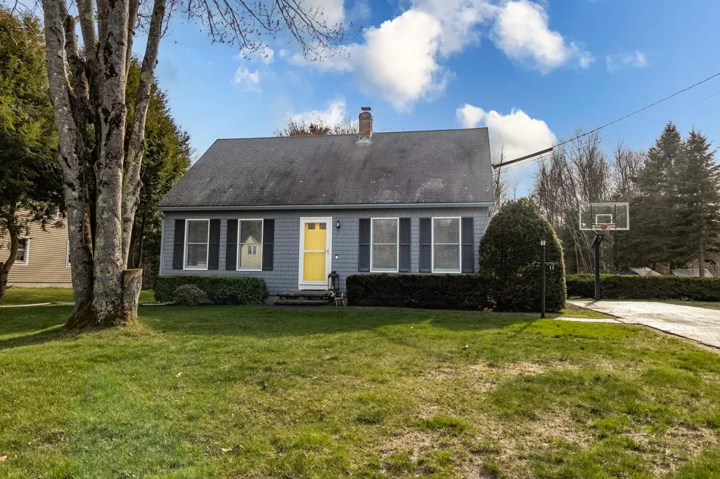 11 Ivanhoe Drive Topsham ME 04086