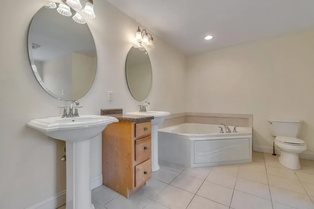 44 Deerfield Road North Berwick ME 03906