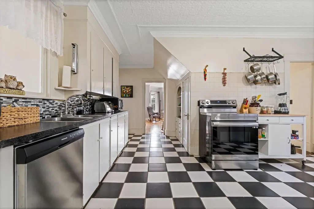 138 High Street Farmington ME 04938