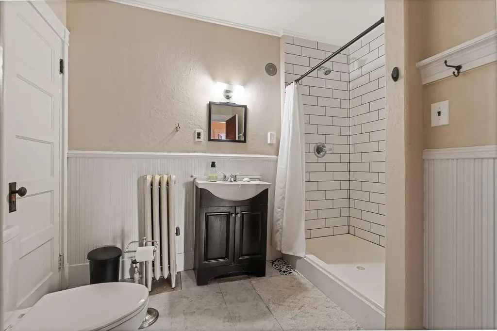 138 High Street Farmington ME 04938