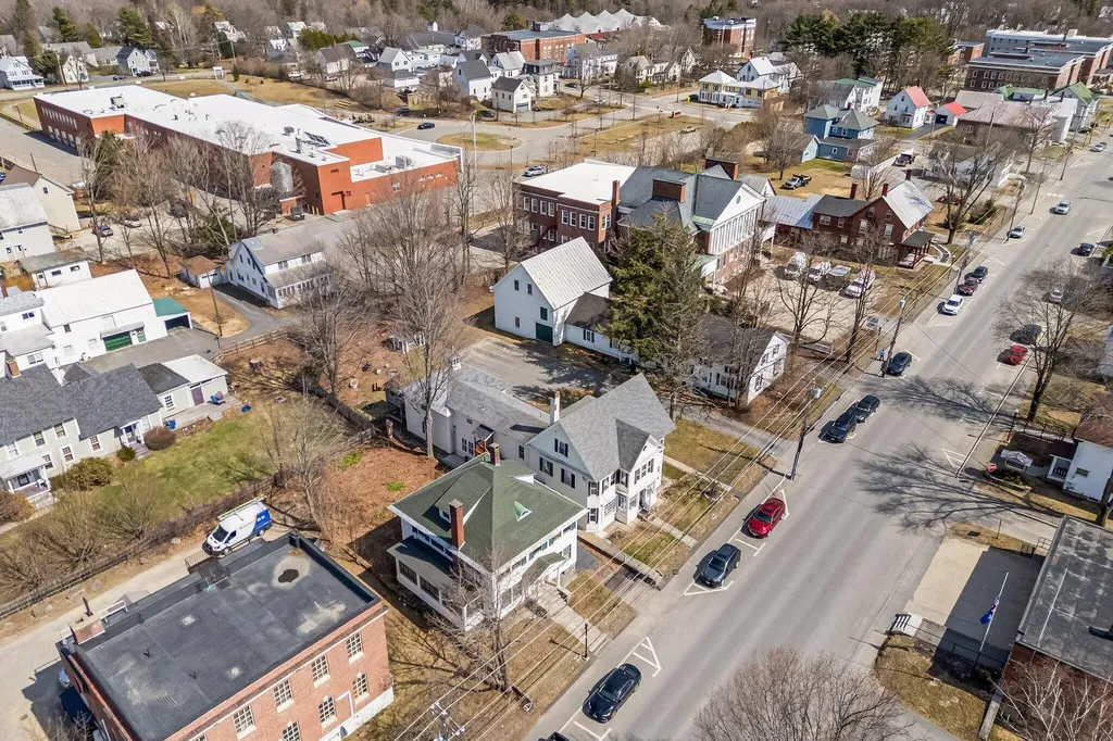 138 High Street Farmington ME 04938