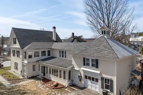 138 High Street Farmington ME 04938