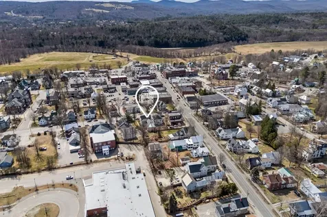 138 High Street Farmington ME 04938