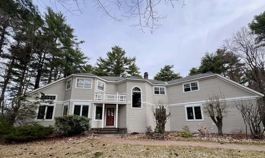 15 Maplewood Circle Falmouth ME 04105