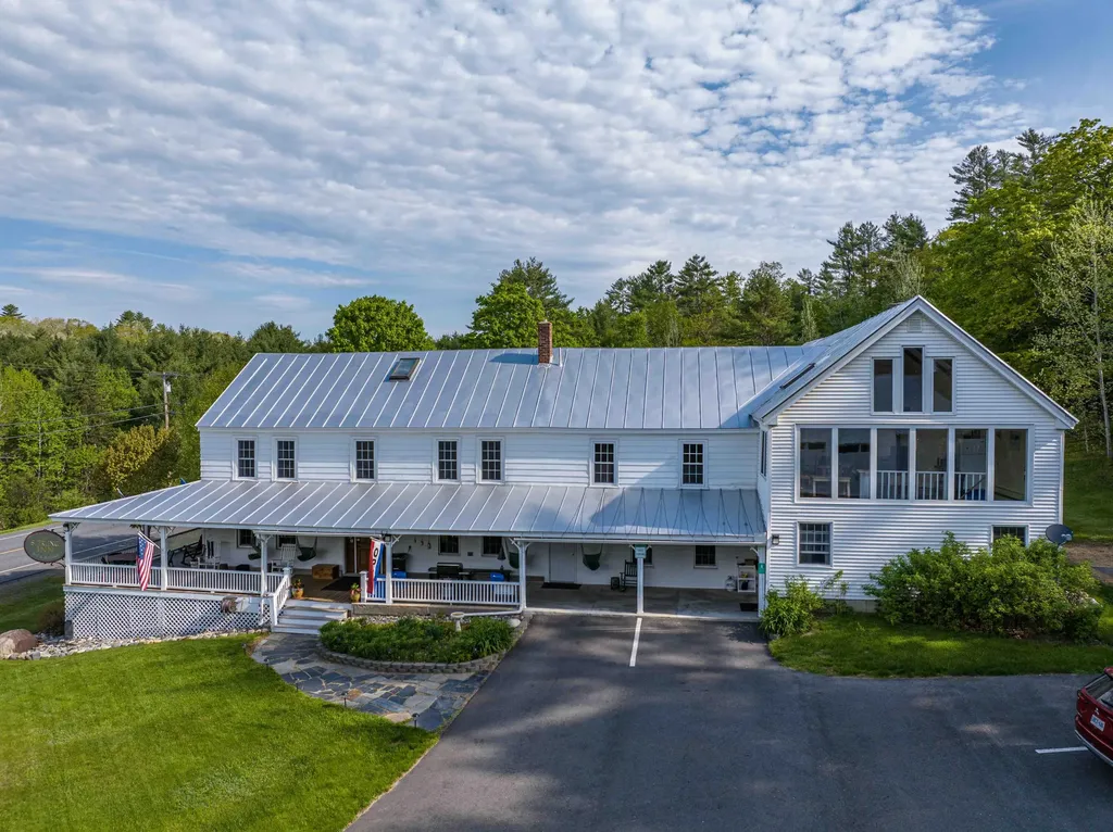1041 Us Route 201 Caratunk ME 04925