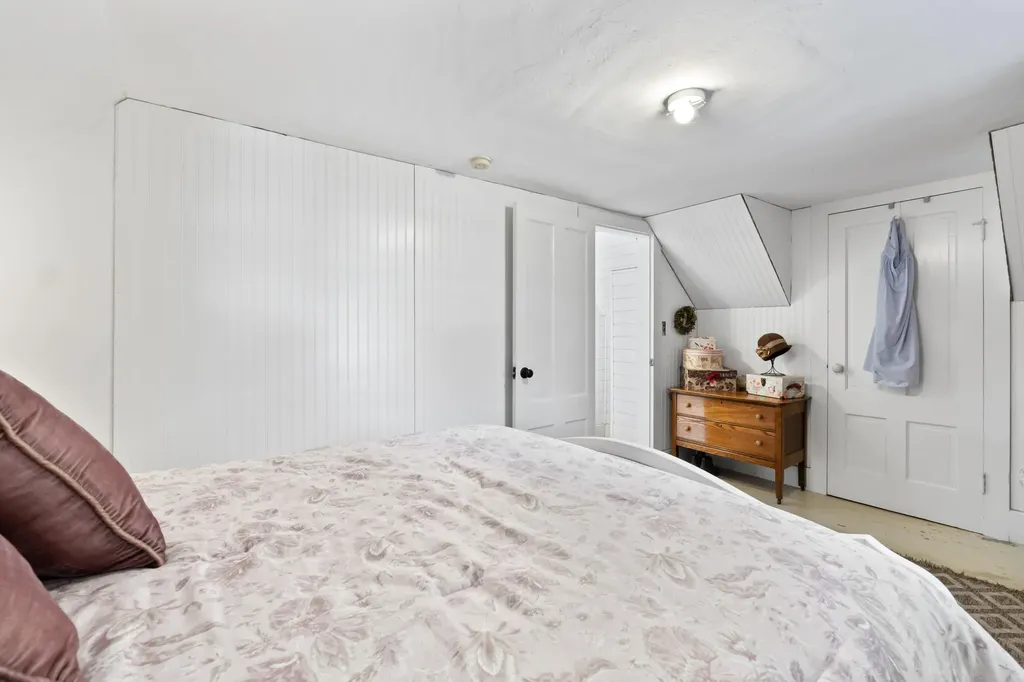 18 Hancock Avenue Hiram ME 04041