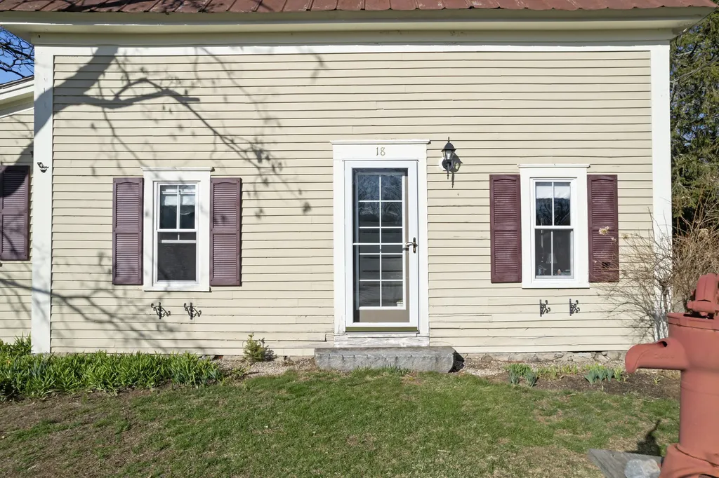 18 Hancock Avenue Hiram ME 04041