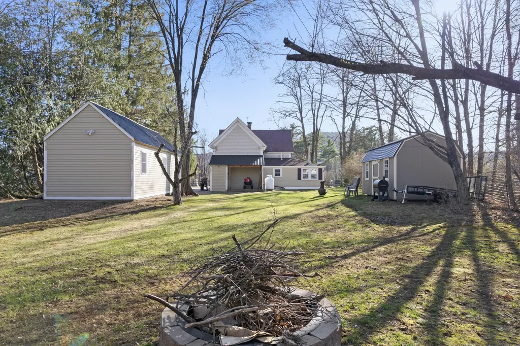 18 Hancock Avenue Hiram ME 04041