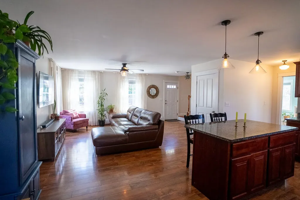 10 Pinewood Street Orono ME 04473