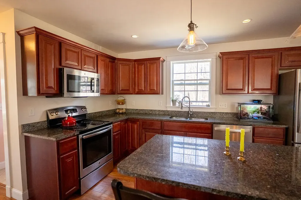 10 Pinewood Street Orono ME 04473