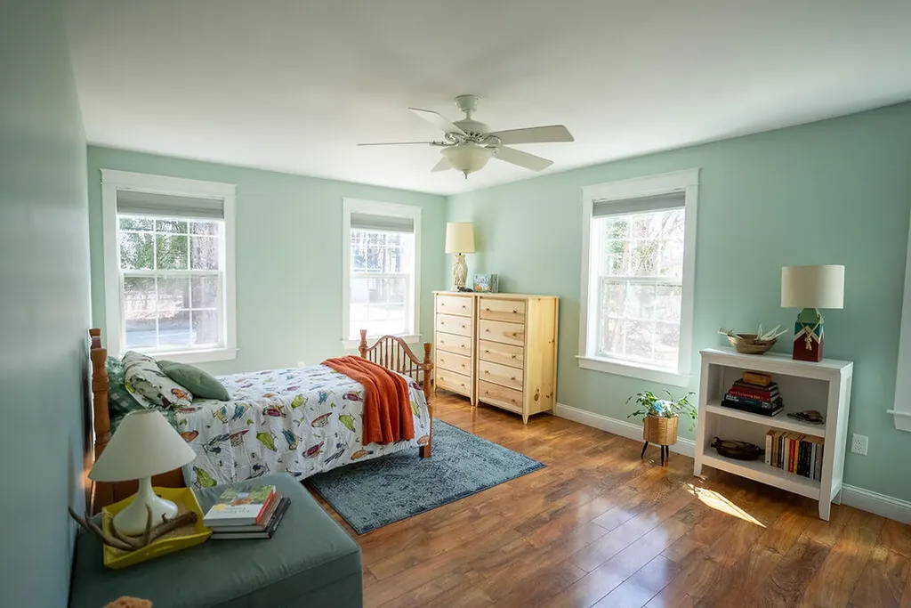 10 Pinewood Street Orono ME 04473