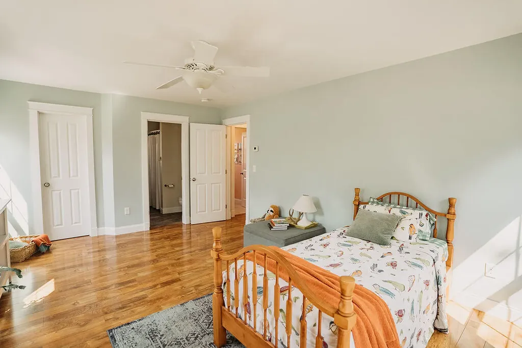 10 Pinewood Street Orono ME 04473