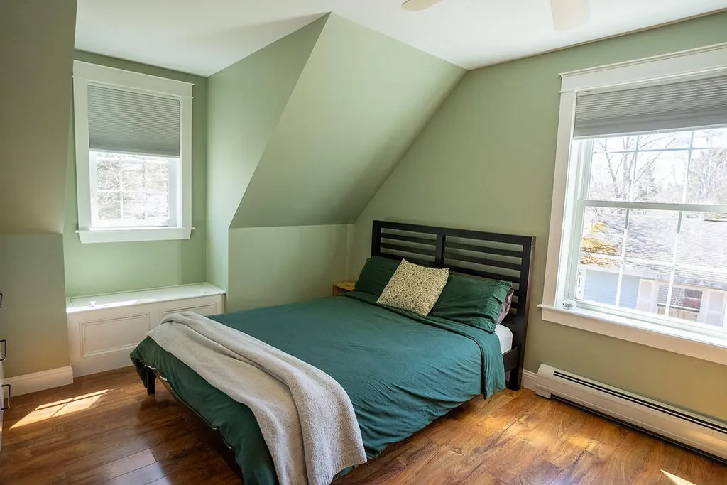 10 Pinewood Street Orono ME 04473