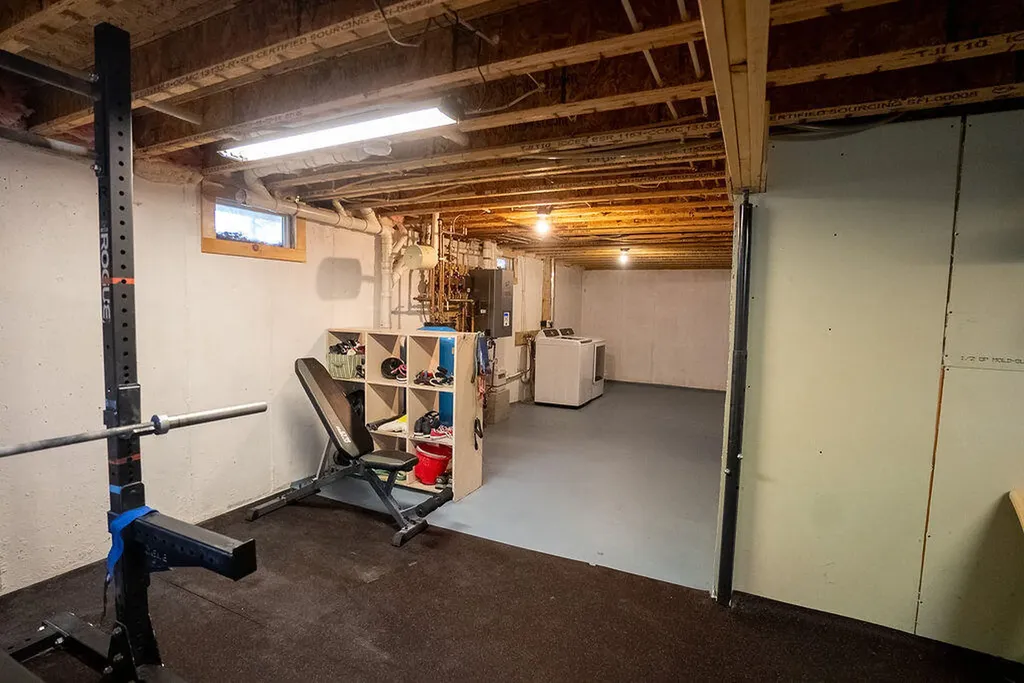 10 Pinewood Street Orono ME 04473