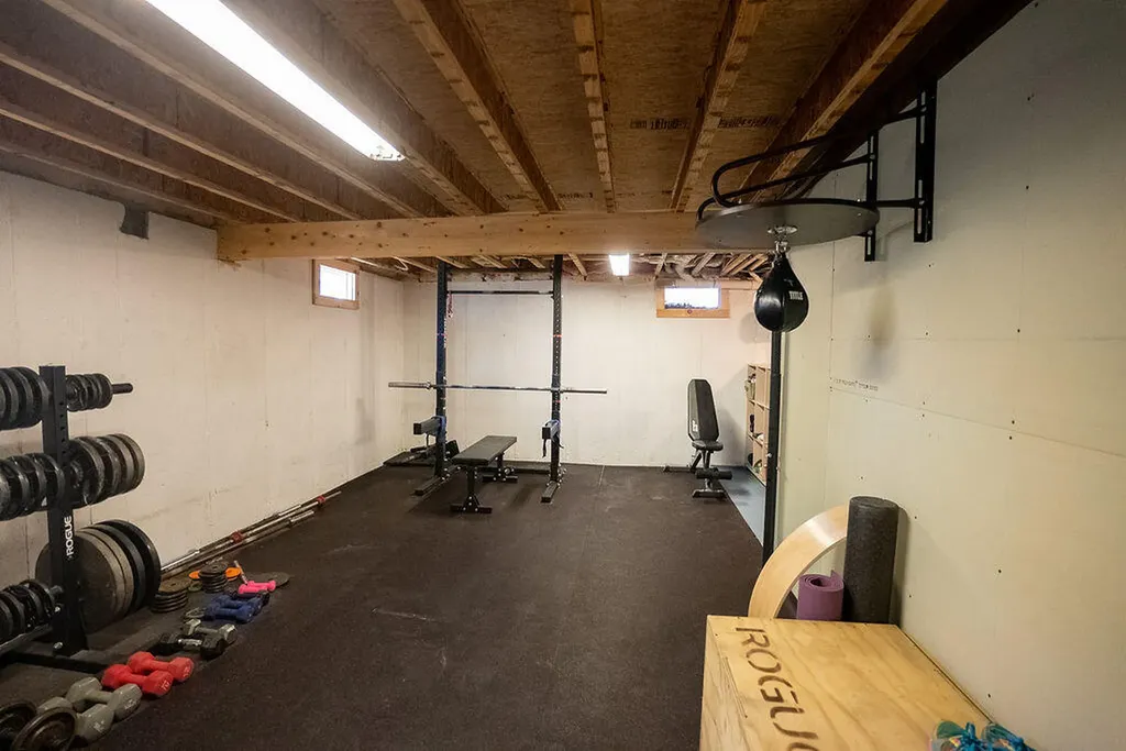 10 Pinewood Street Orono ME 04473