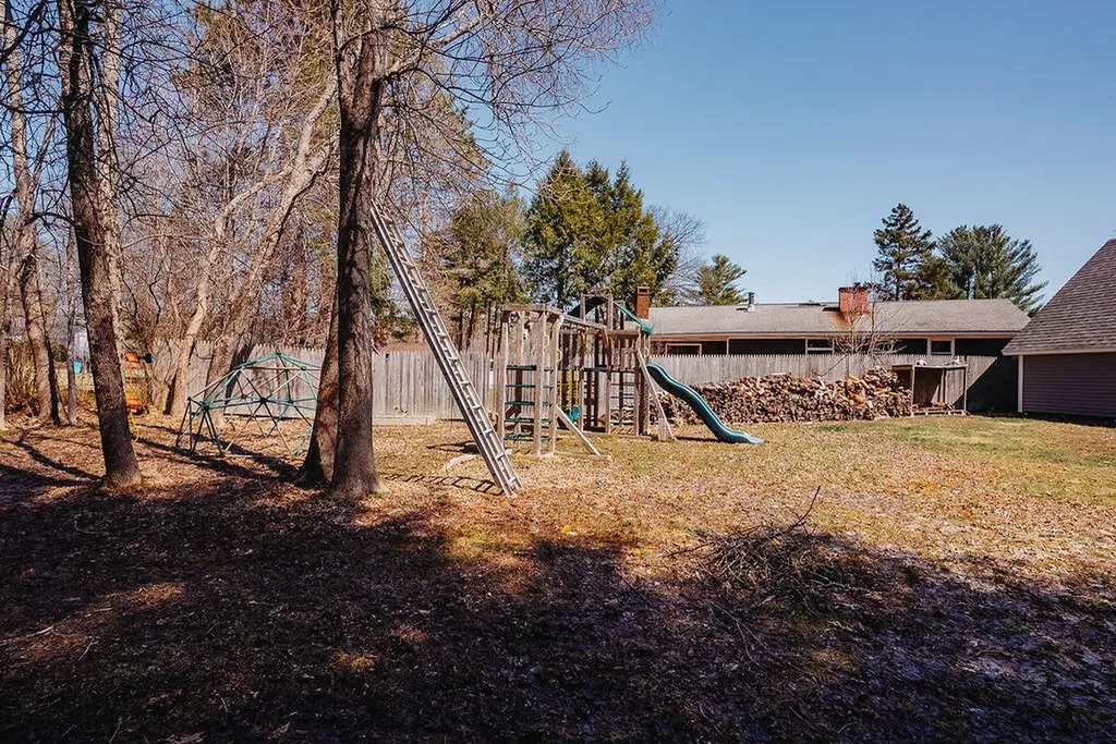 10 Pinewood Street Orono ME 04473