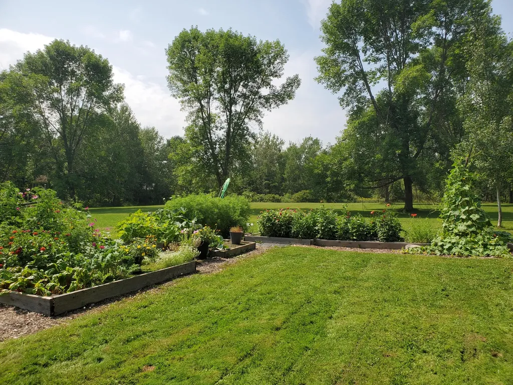10 Pinewood Street Orono ME 04473