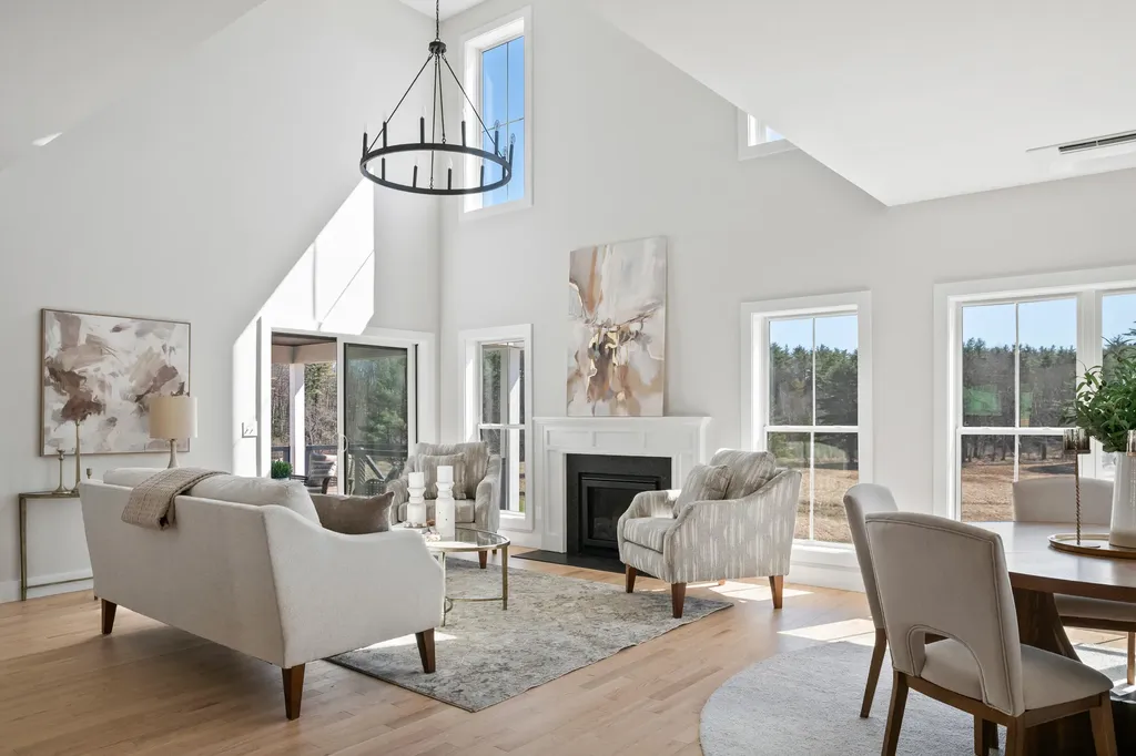 84 Owl's Nest Road Portland ME 04102