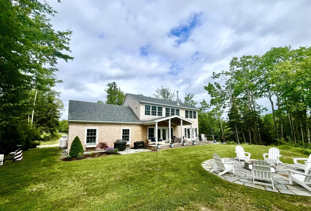 52 Boulder Cove Way Lamoine ME 04605
