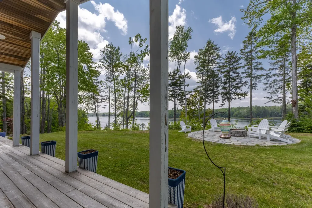 52 Boulder Cove Way Lamoine ME 04605