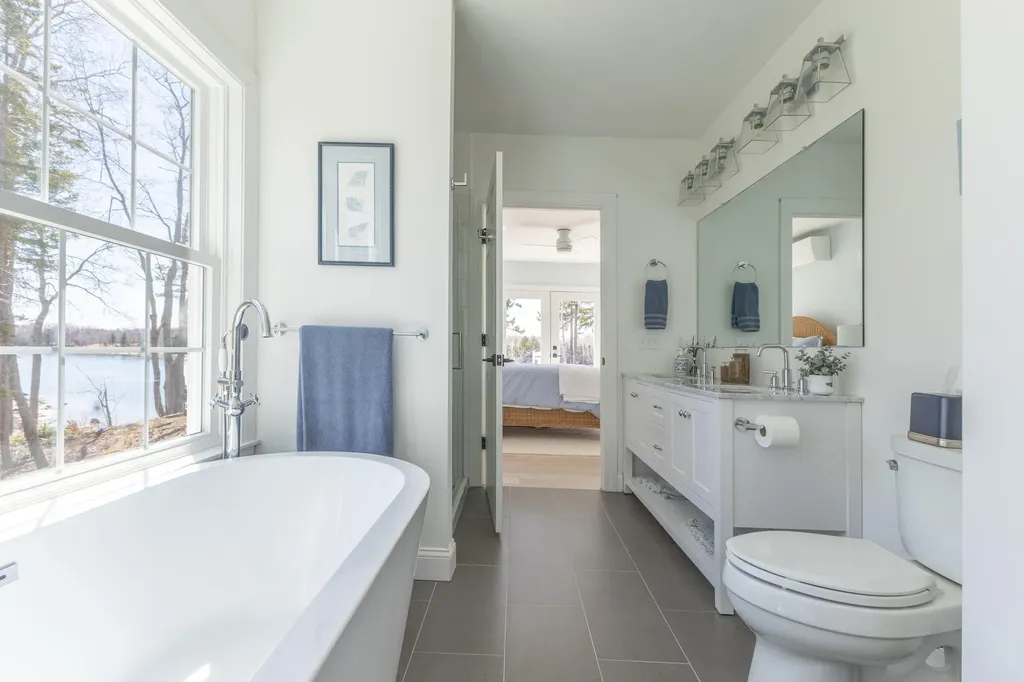 52 Boulder Cove Way Lamoine ME 04605