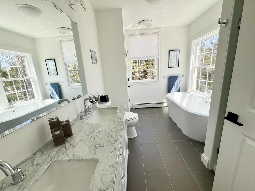 52 Boulder Cove Way Lamoine ME 04605