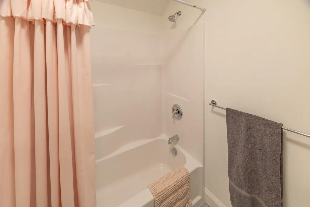 52 Boulder Cove Way Lamoine ME 04605
