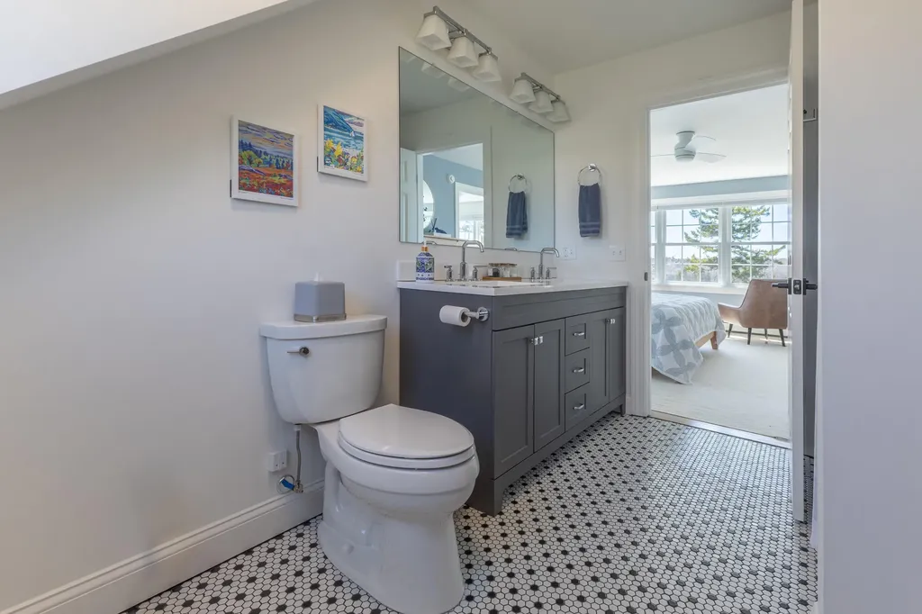 52 Boulder Cove Way Lamoine ME 04605