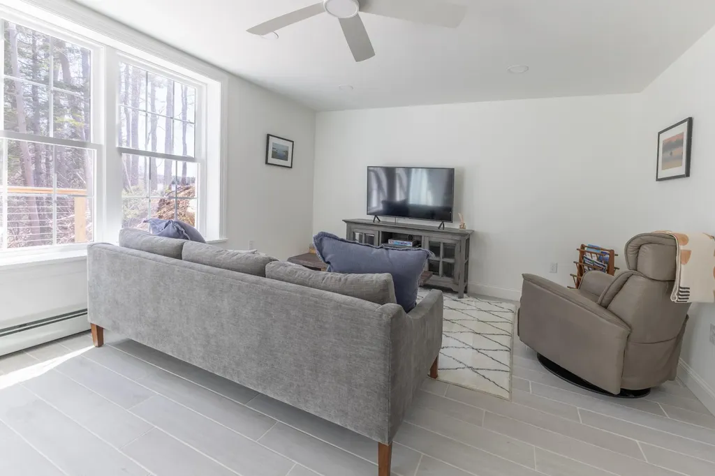 52 Boulder Cove Way Lamoine ME 04605