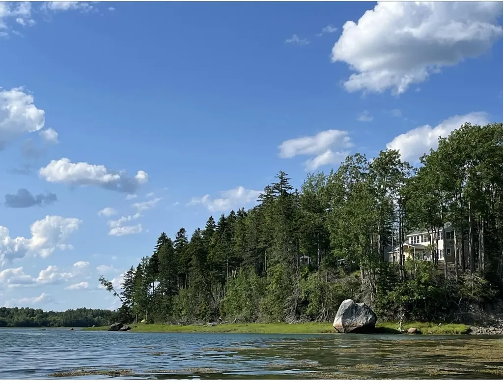 52 Boulder Cove Way Lamoine ME 04605