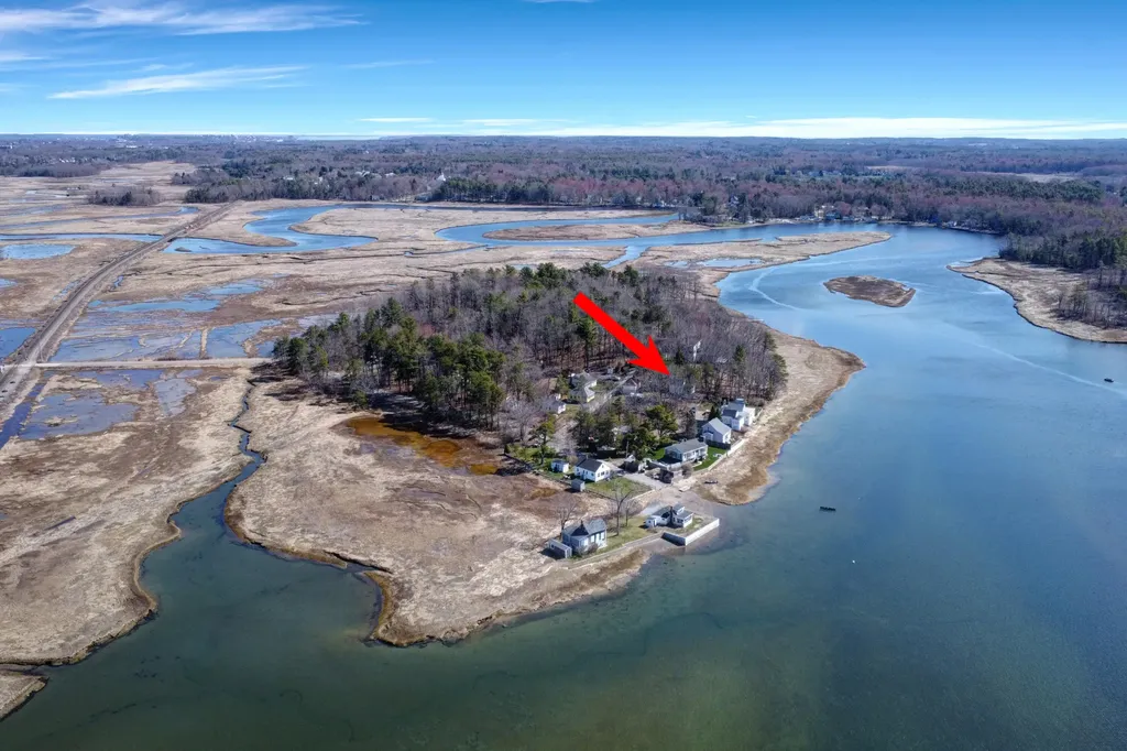 128 Winnocks Neck Road Scarborough ME 04074