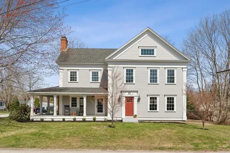 11 Cheverus Road Cape Elizabeth ME 04107
