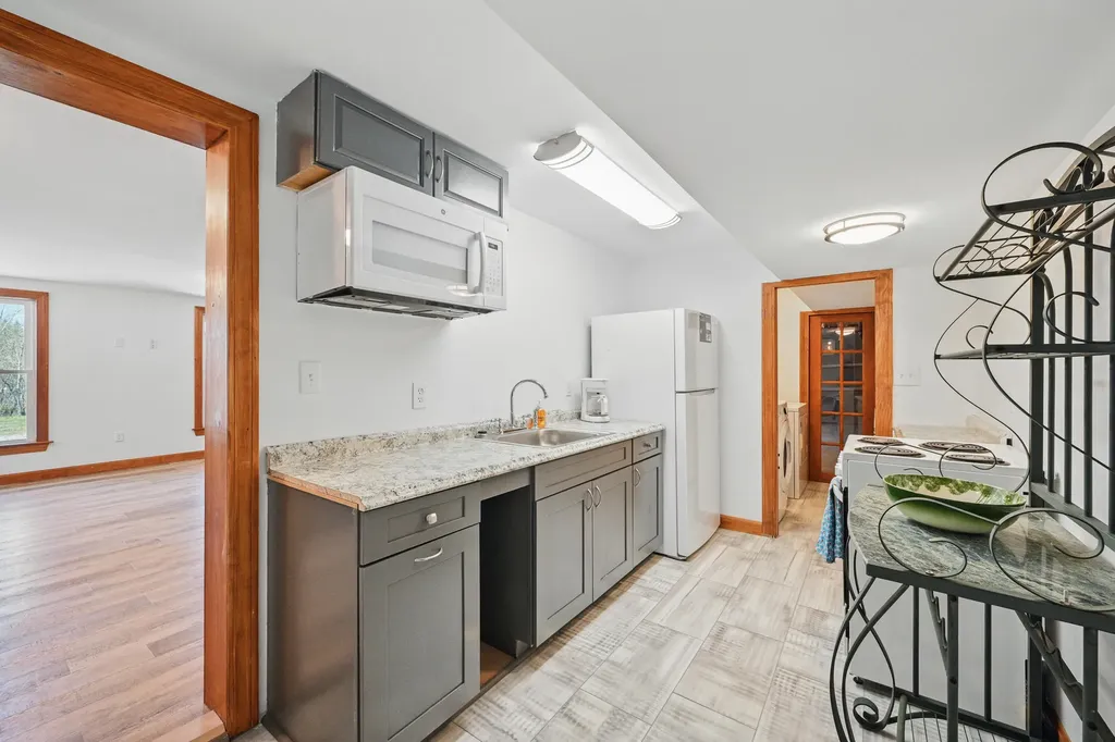 39 Hilltop Drive Wiscasset ME 04578