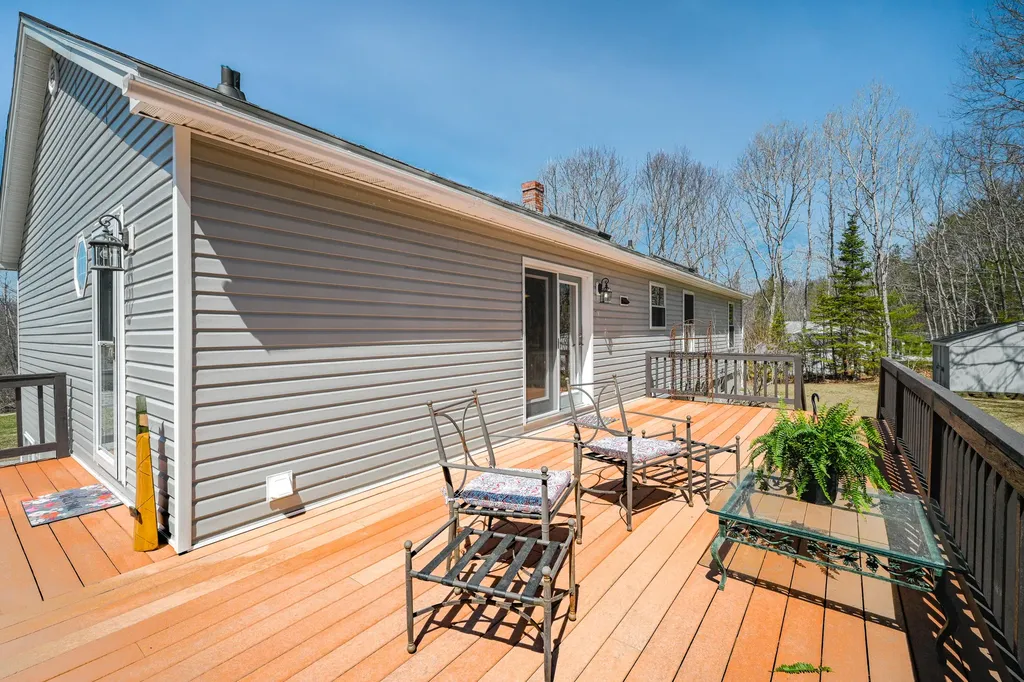 39 Hilltop Drive Wiscasset ME 04578