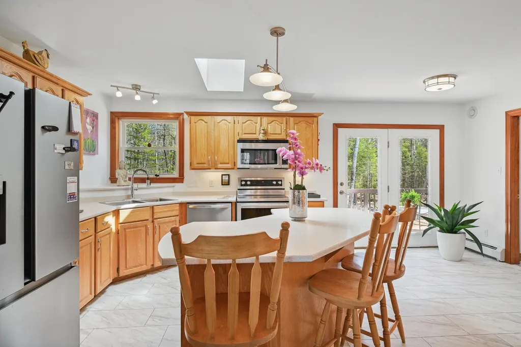 39 Hilltop Drive Wiscasset ME 04578
