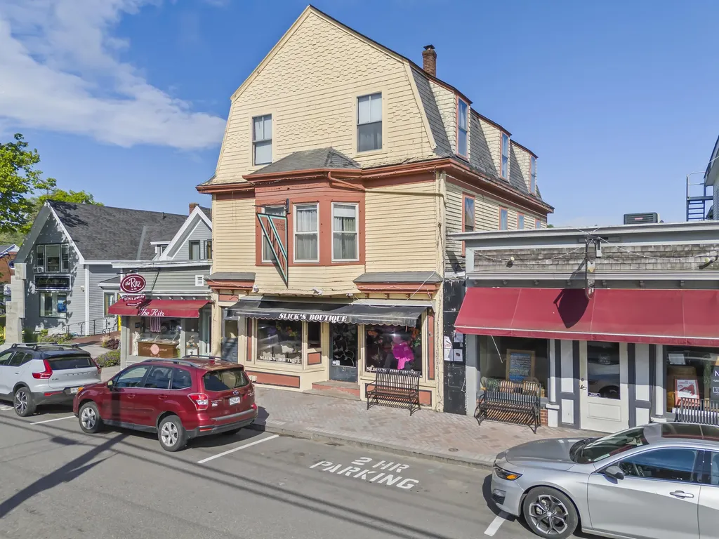 27 Townsend Avenue Boothbay Harbor ME 04538