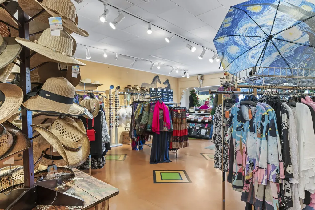 27 Townsend Avenue Boothbay Harbor ME 04538