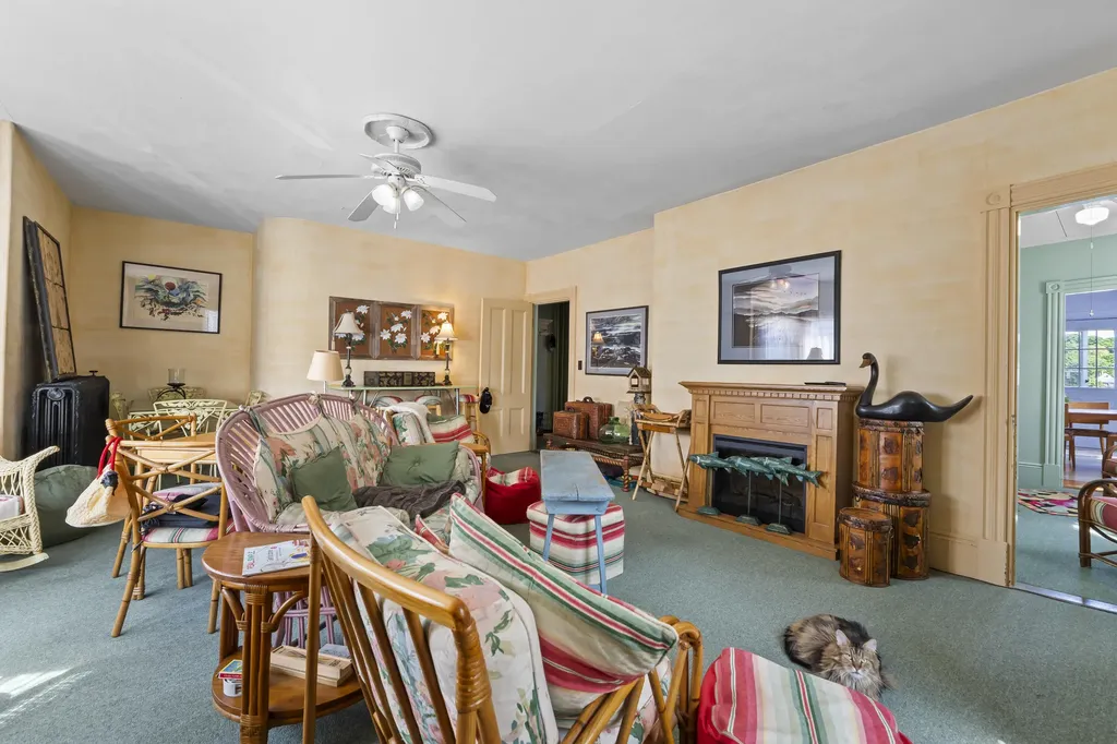 27 Townsend Avenue Boothbay Harbor ME 04538