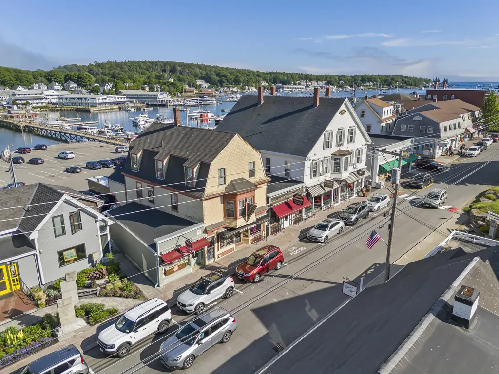 27 Townsend Avenue Boothbay Harbor ME 04538