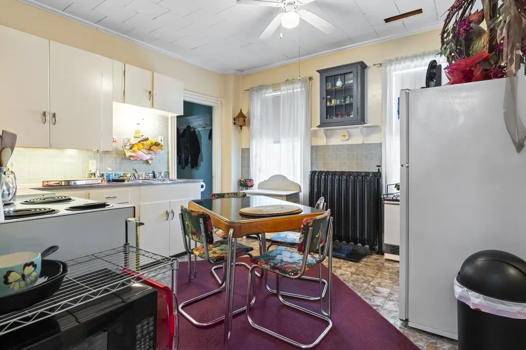 27 Townsend Avenue Boothbay Harbor ME 04538