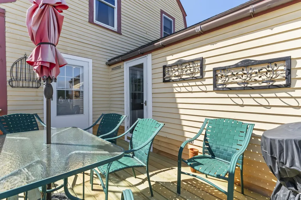 27 Townsend Avenue Boothbay Harbor ME 04538