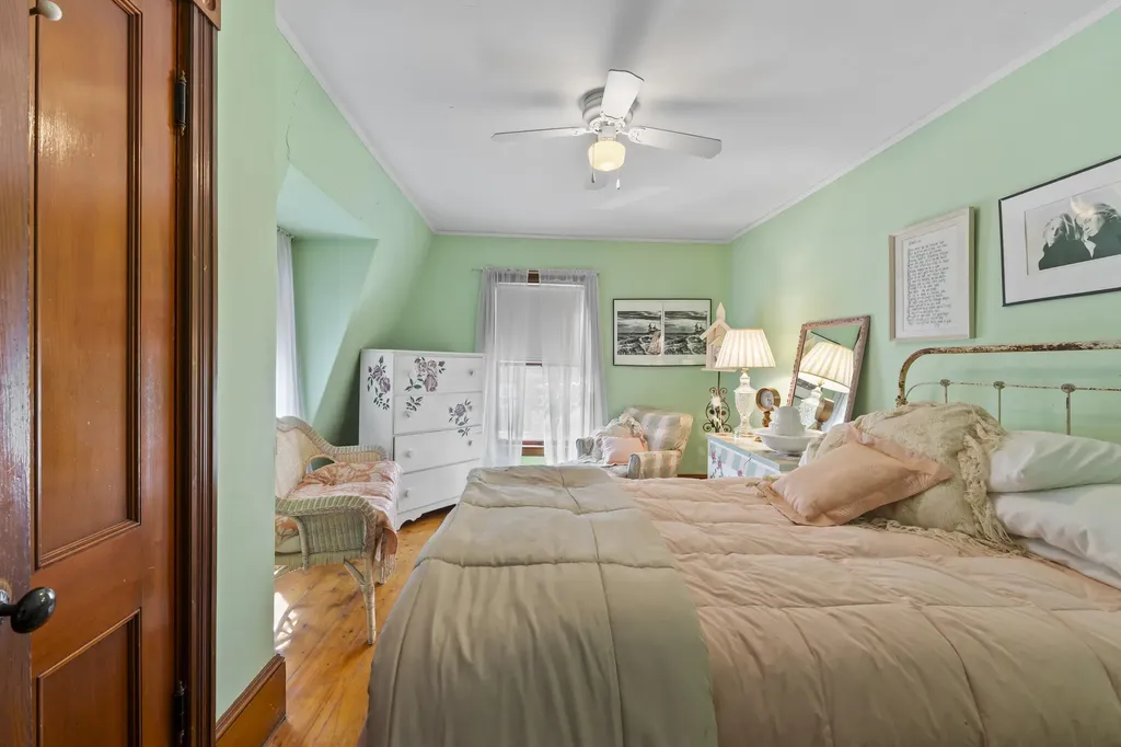 27 Townsend Avenue Boothbay Harbor ME 04538