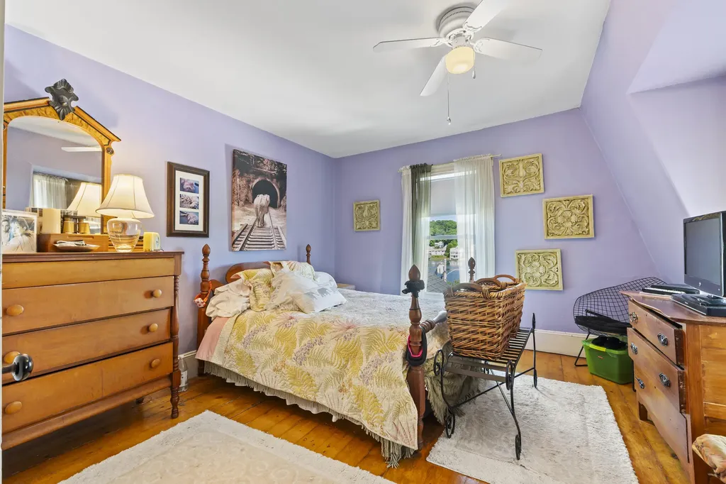 27 Townsend Avenue Boothbay Harbor ME 04538
