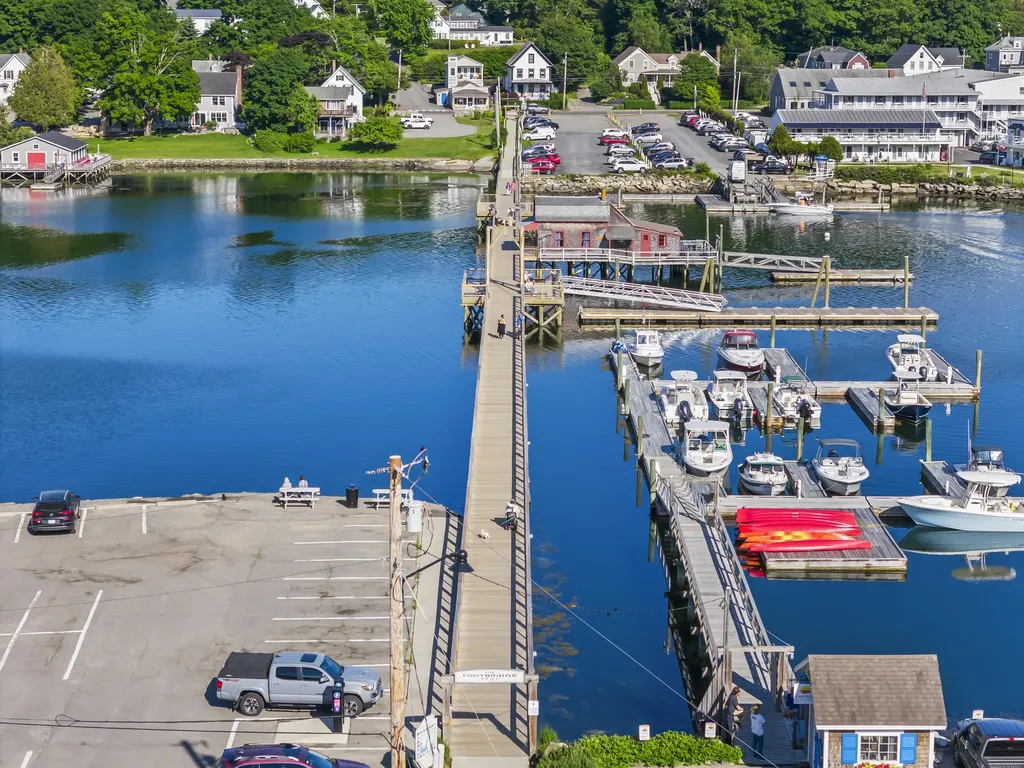 27 Townsend Avenue Boothbay Harbor ME 04538