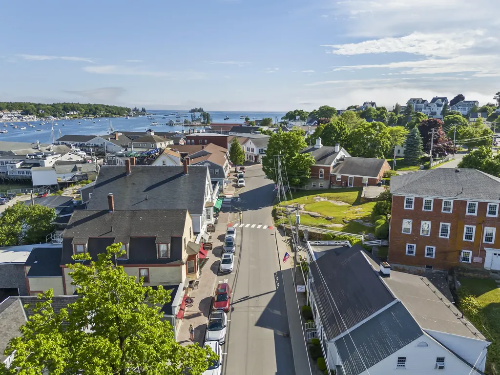 27 Townsend Avenue Boothbay Harbor ME 04538