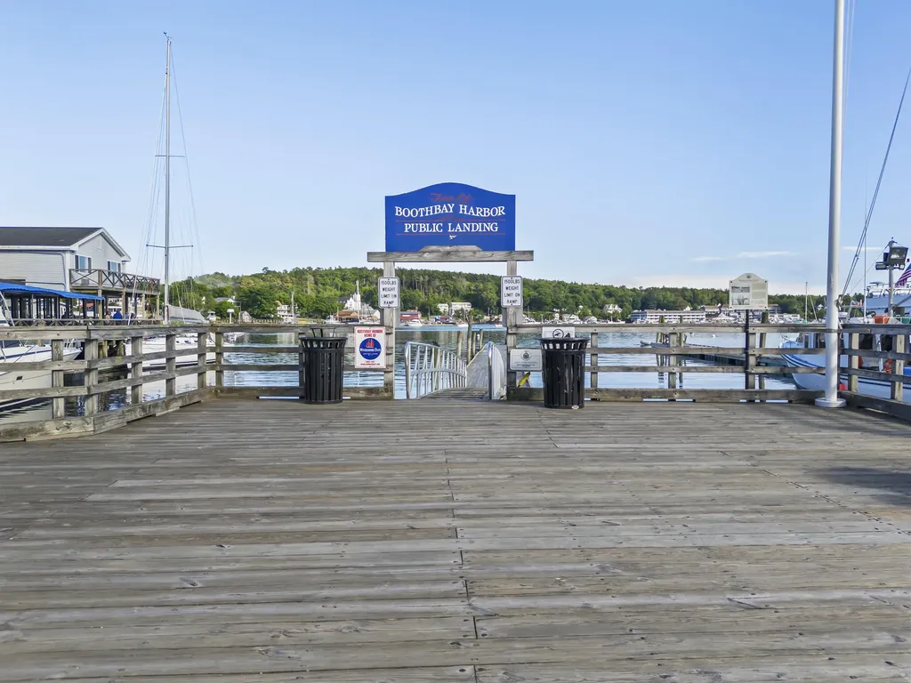 27 Townsend Avenue Boothbay Harbor ME 04538