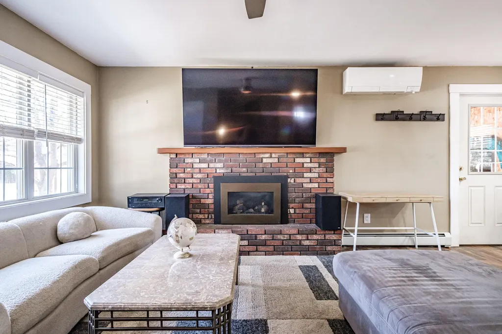 4 Sheffield Avenue Lewiston ME 04240