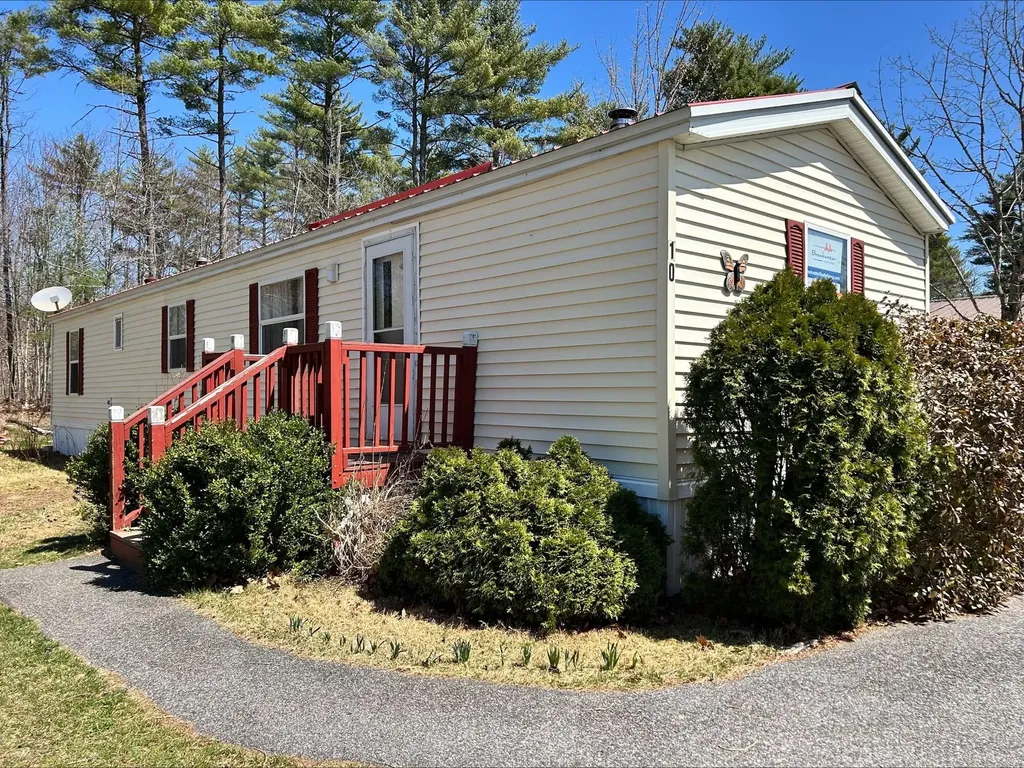 10 Ashleigh Lane Standish ME 04084