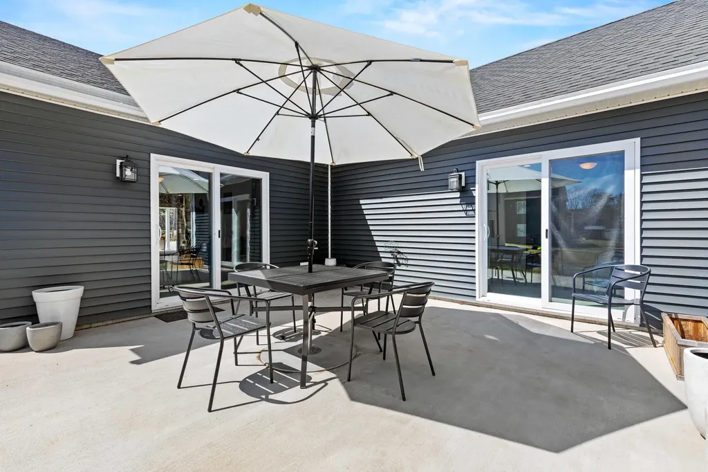 31 Neptune Drive Brunswick ME 04011